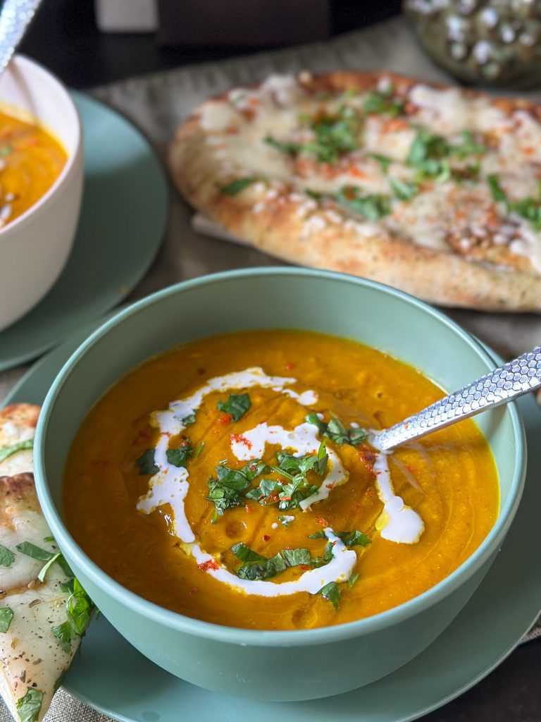 Romige pompoensoep met wortel