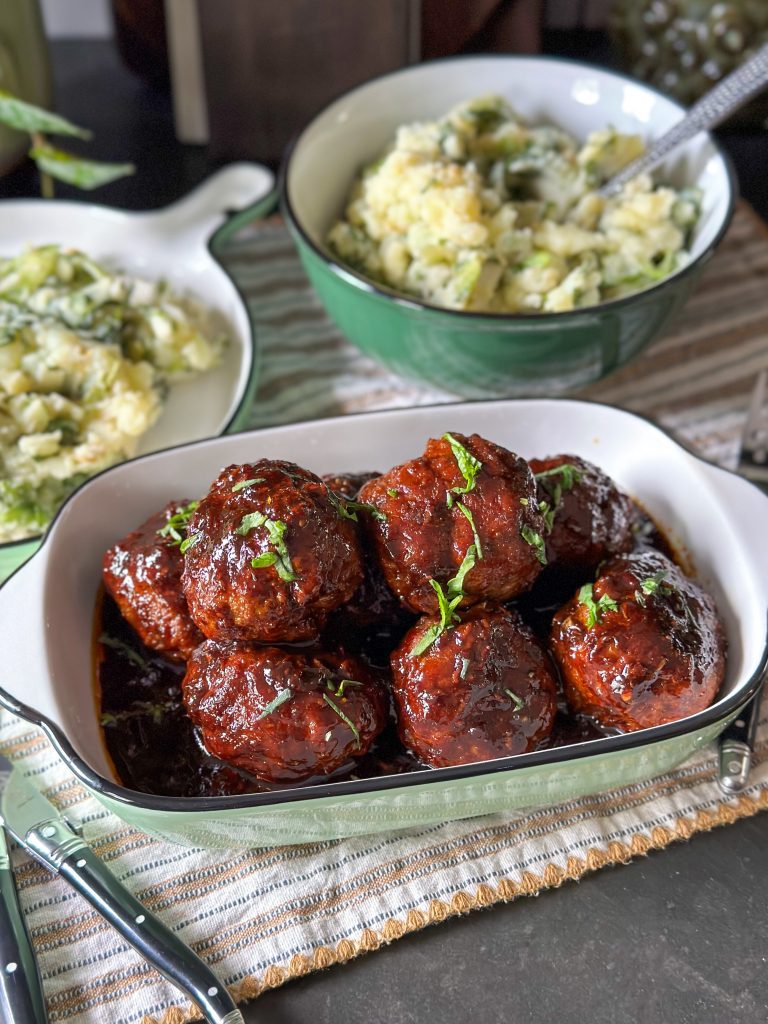 gehaktballen in ketjapsaus met andijviestamppot