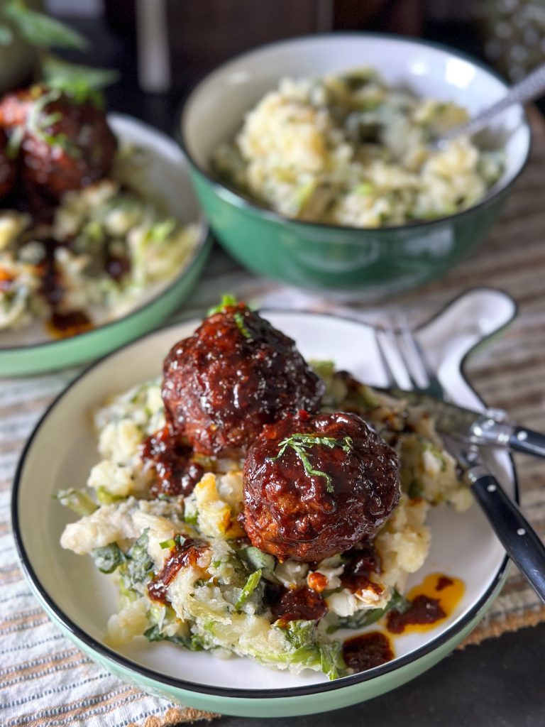 andijviestamppot met gehaktballen in ketjapsaus 