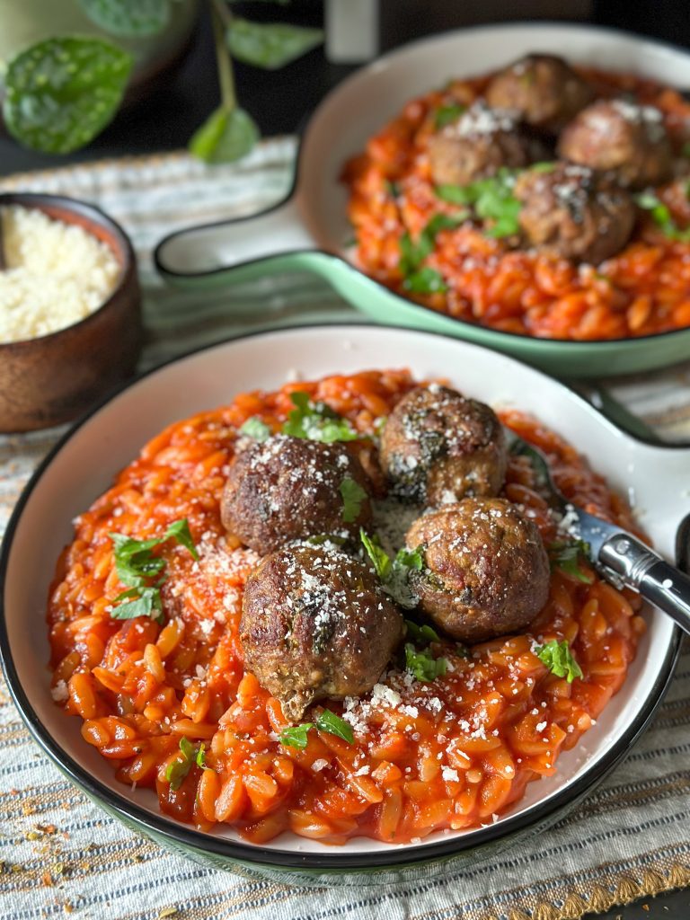 orzo in tomatensaus met gehaktballetjes