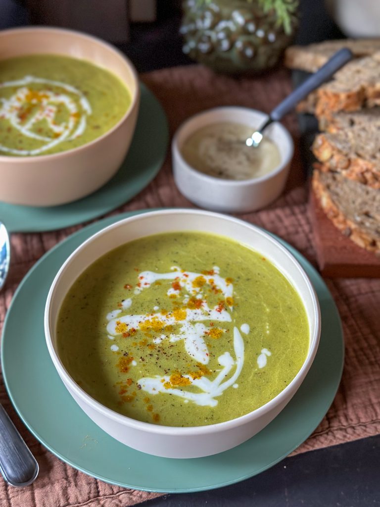 romige courgettesoep met prei