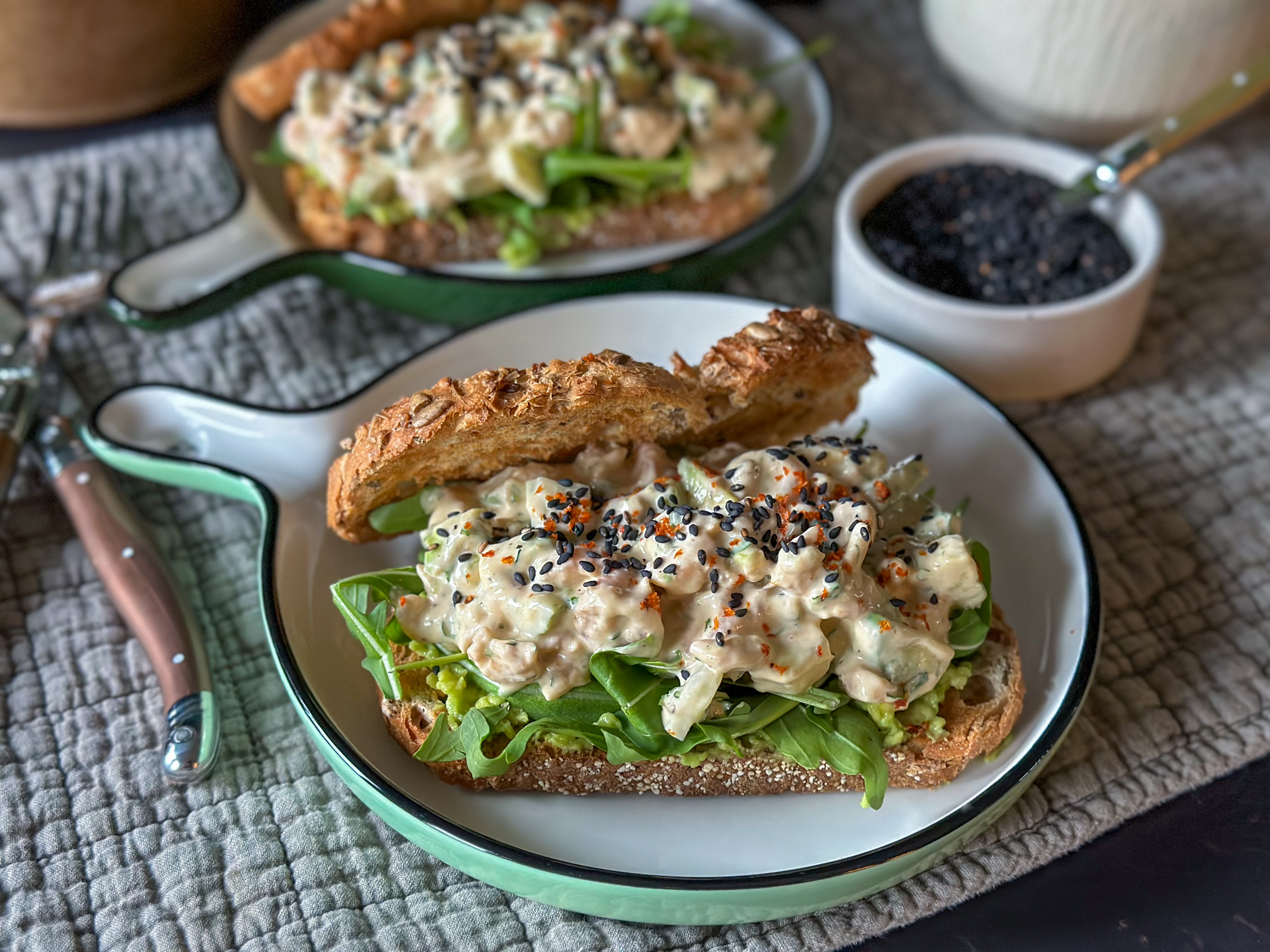 broodje pittige Hollandse garnalen salade