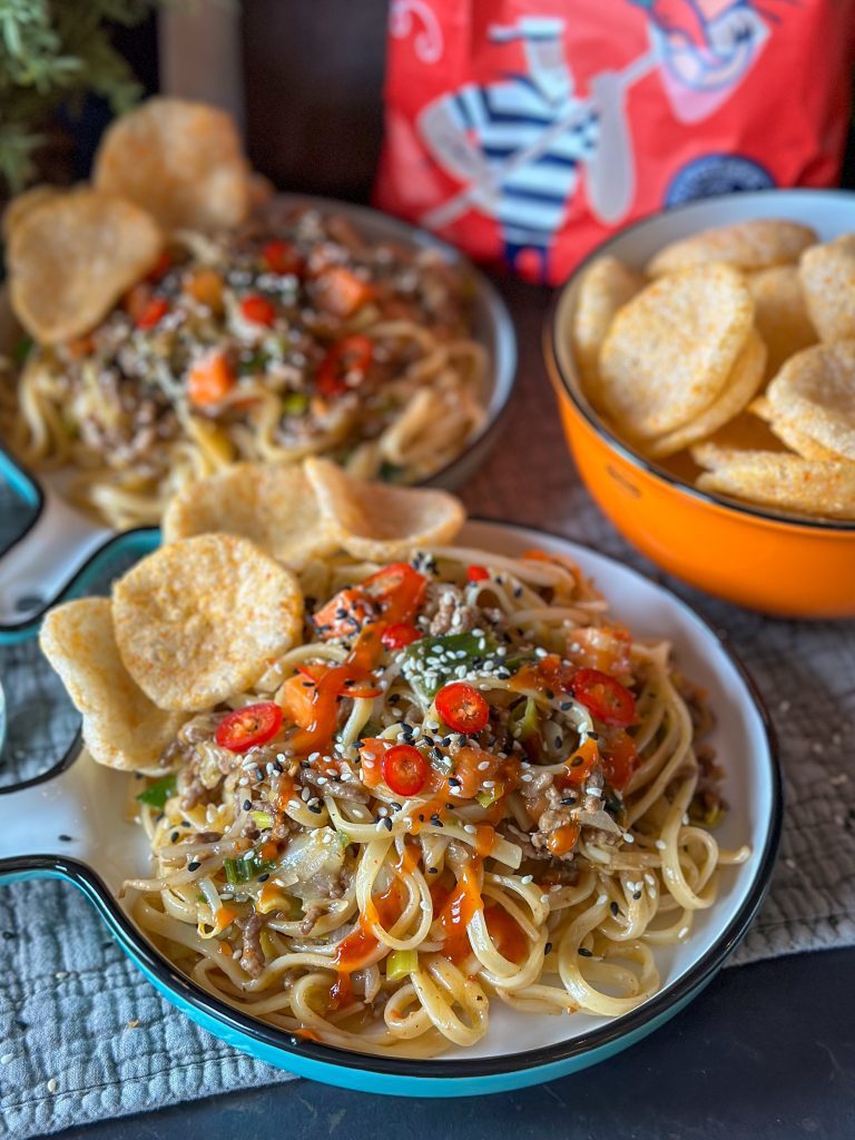 bami met sweet chilisaus en gehakt 