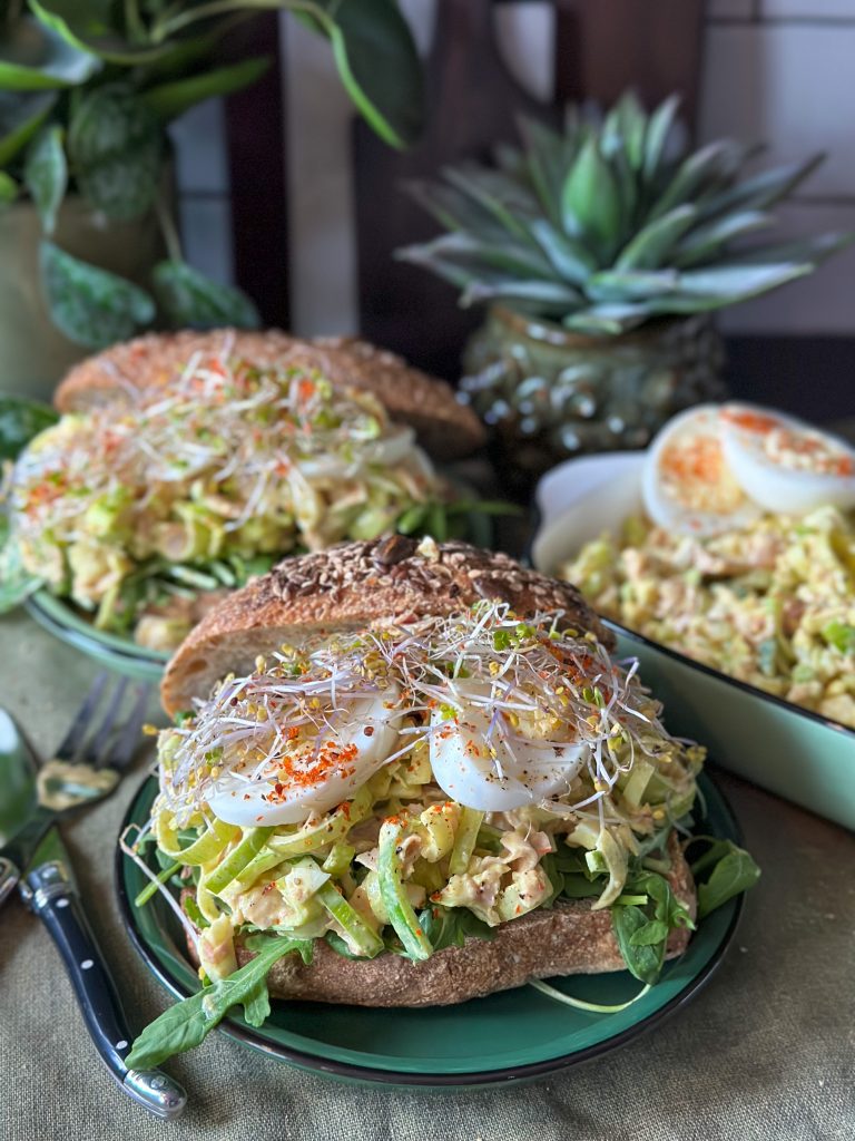 broodje ham prei salade met ei