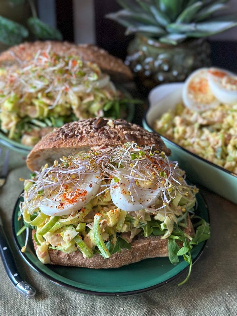 broodje ham prei salade met ei