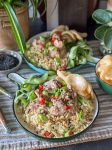 Thaise kip met currypasta en kokosmelk