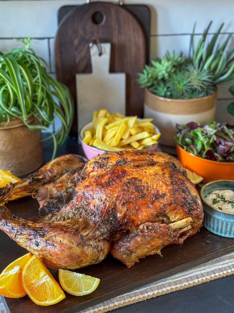 hele kalkoen uit de oven met citrus-kruidenboter