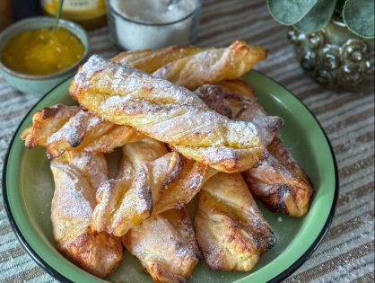 bladerdeeg stengels met lemon curd