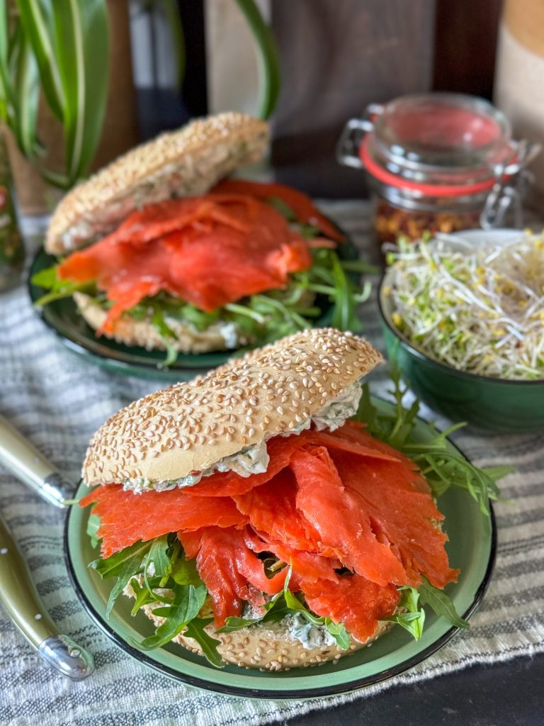 bagel met gerookte zalm 
