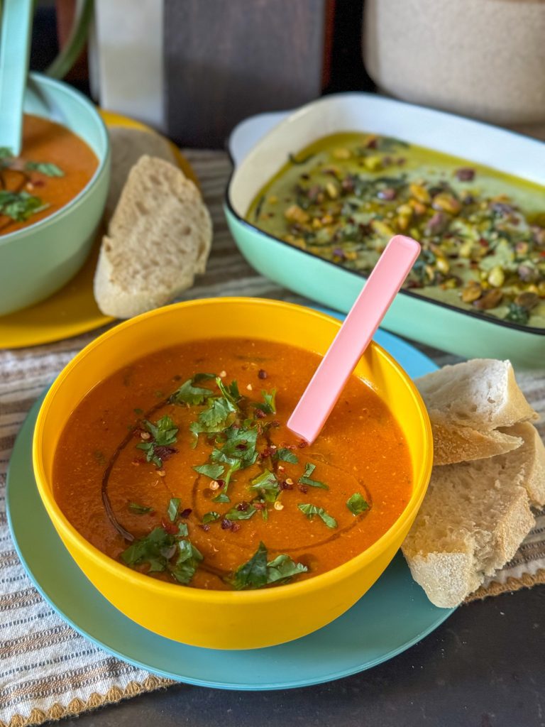 rode linzensoep met cajun kruiden 