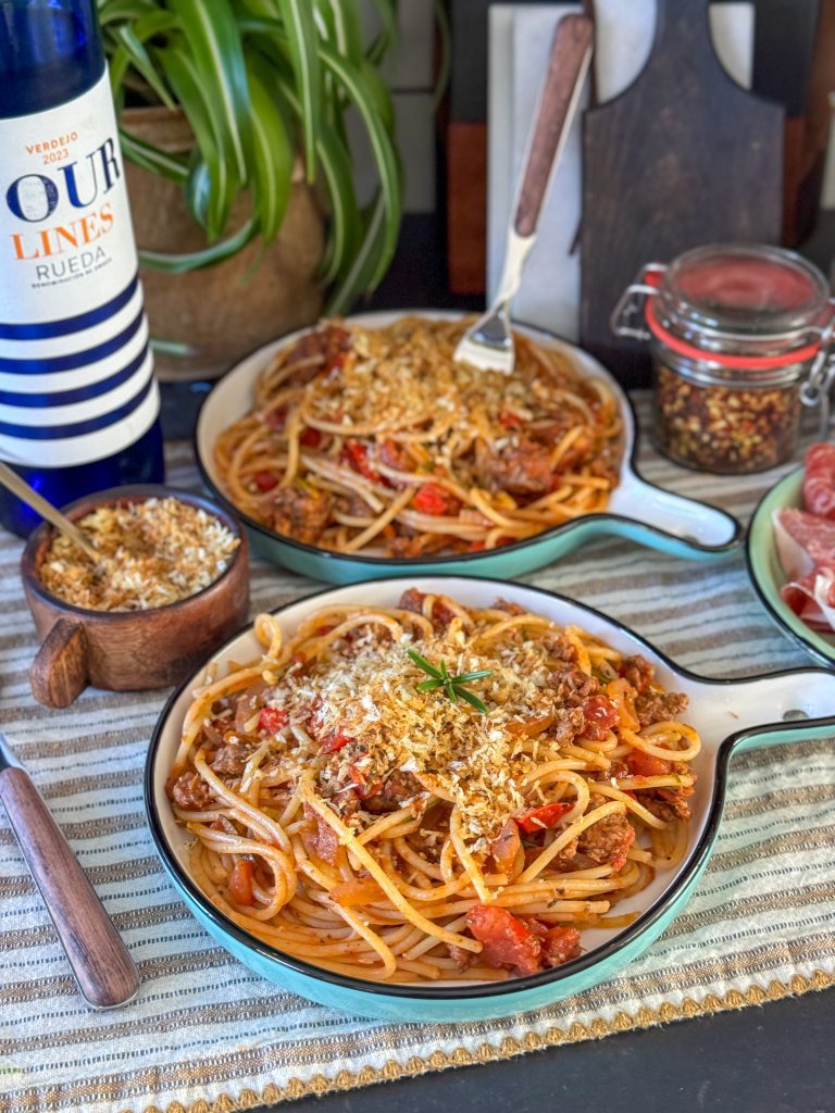 pasta in tomatensaus met witte wijn