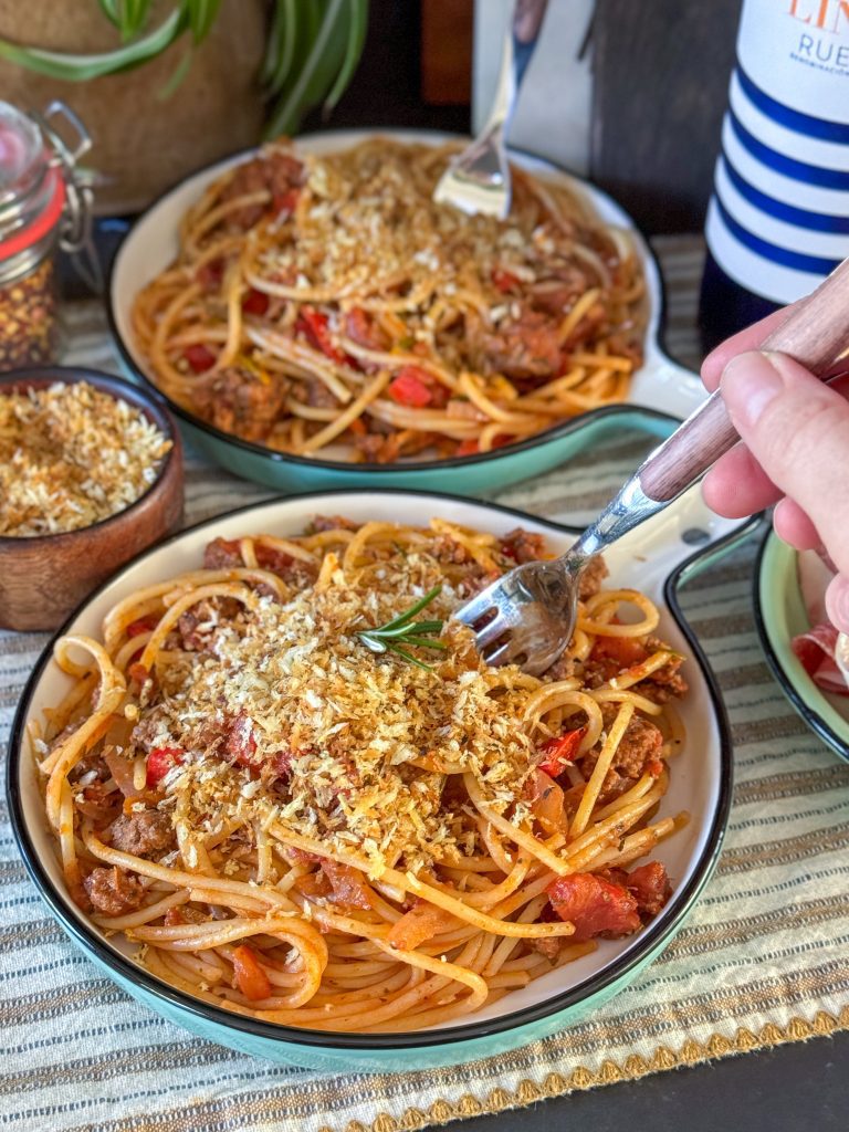 pinit pasta in tomatensaus met witte wijn