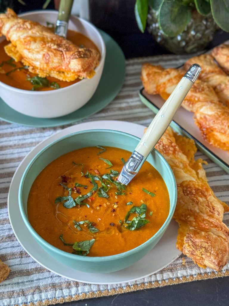 kruidige rode linzensoep met tomaat