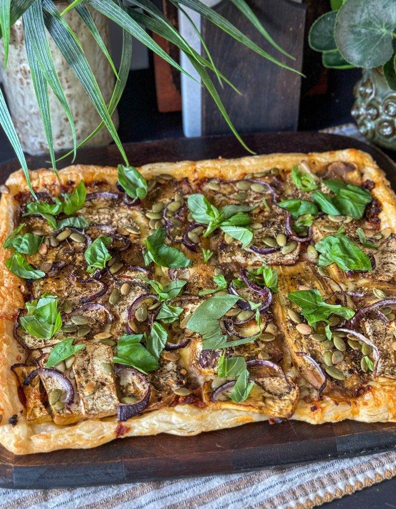 plaattaart met tapenade