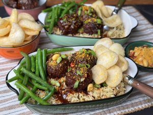 gehaktballetjes in stikcy cola saus