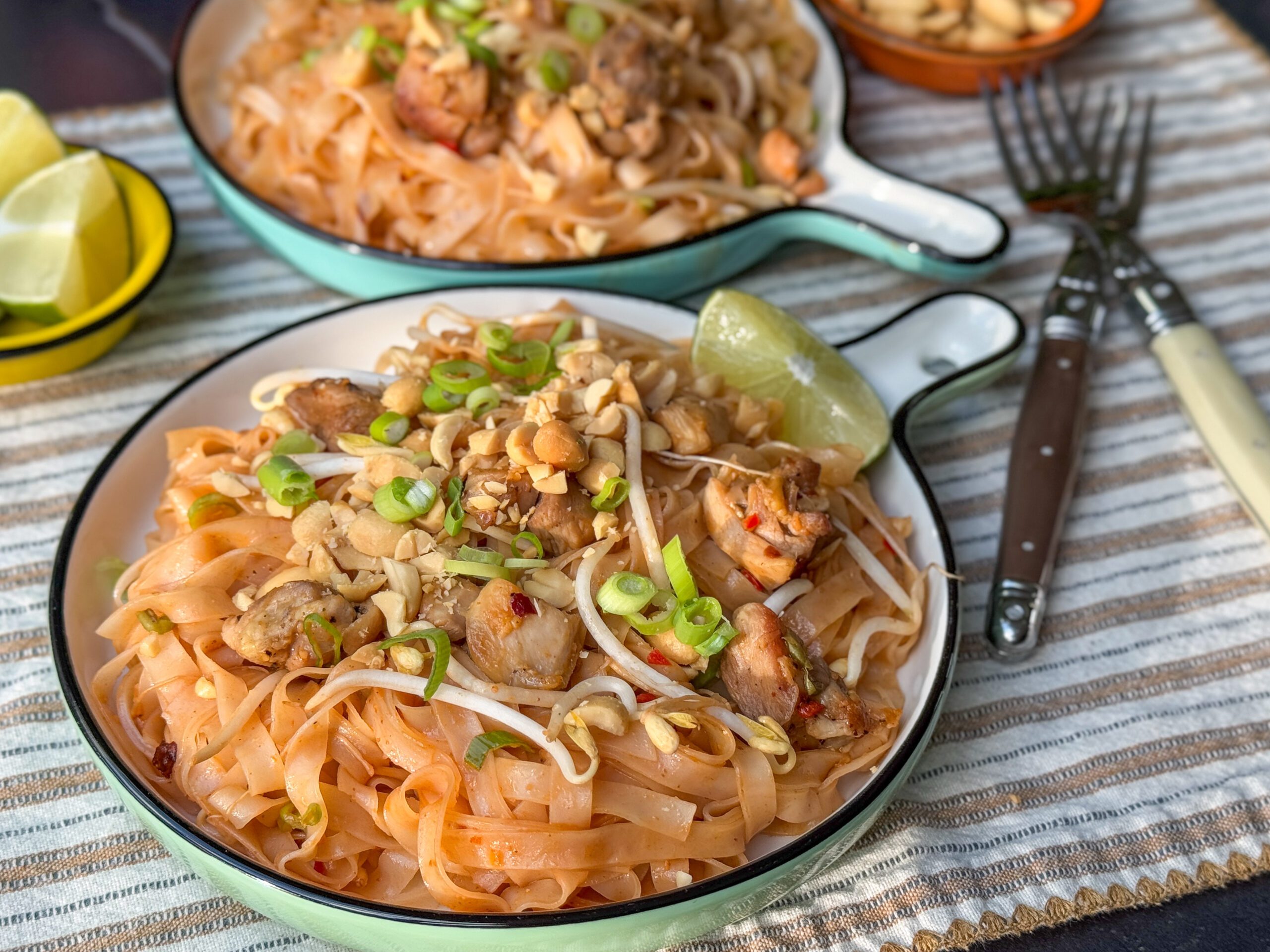 Pad Thai maken met kip een super lekkere, gezonde en makkelijke avondmaaltijd