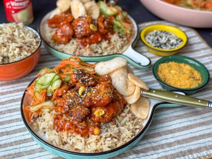 Koreaanse kip met rijst en gochujang