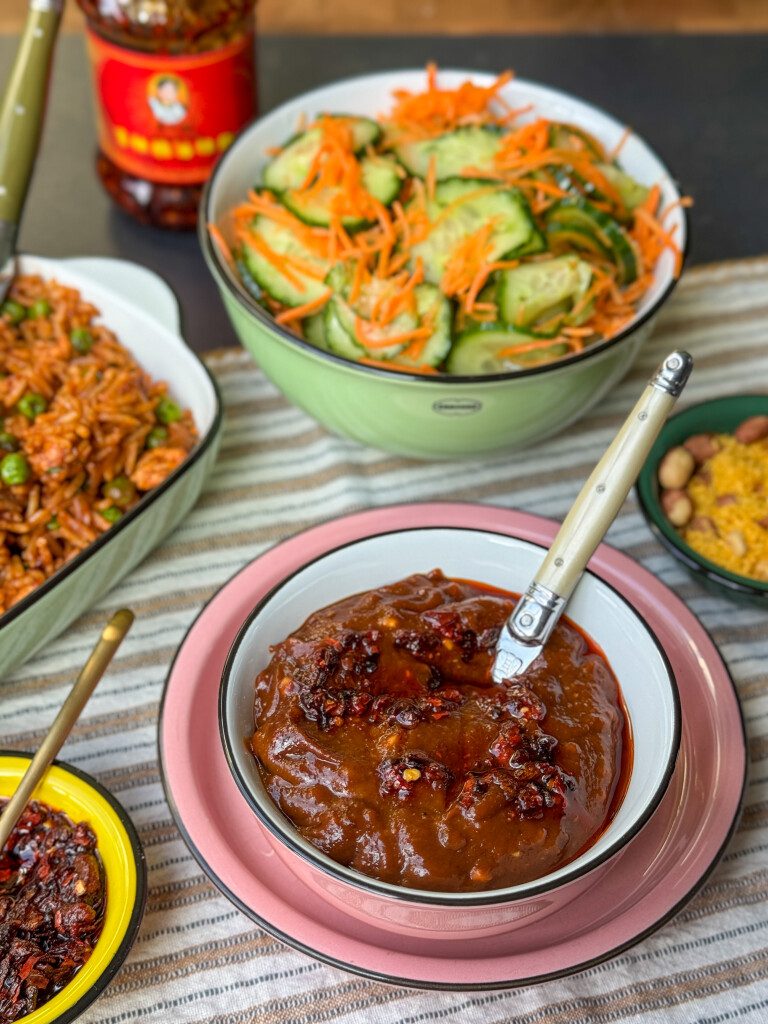 pindasaus met crispy chili olie