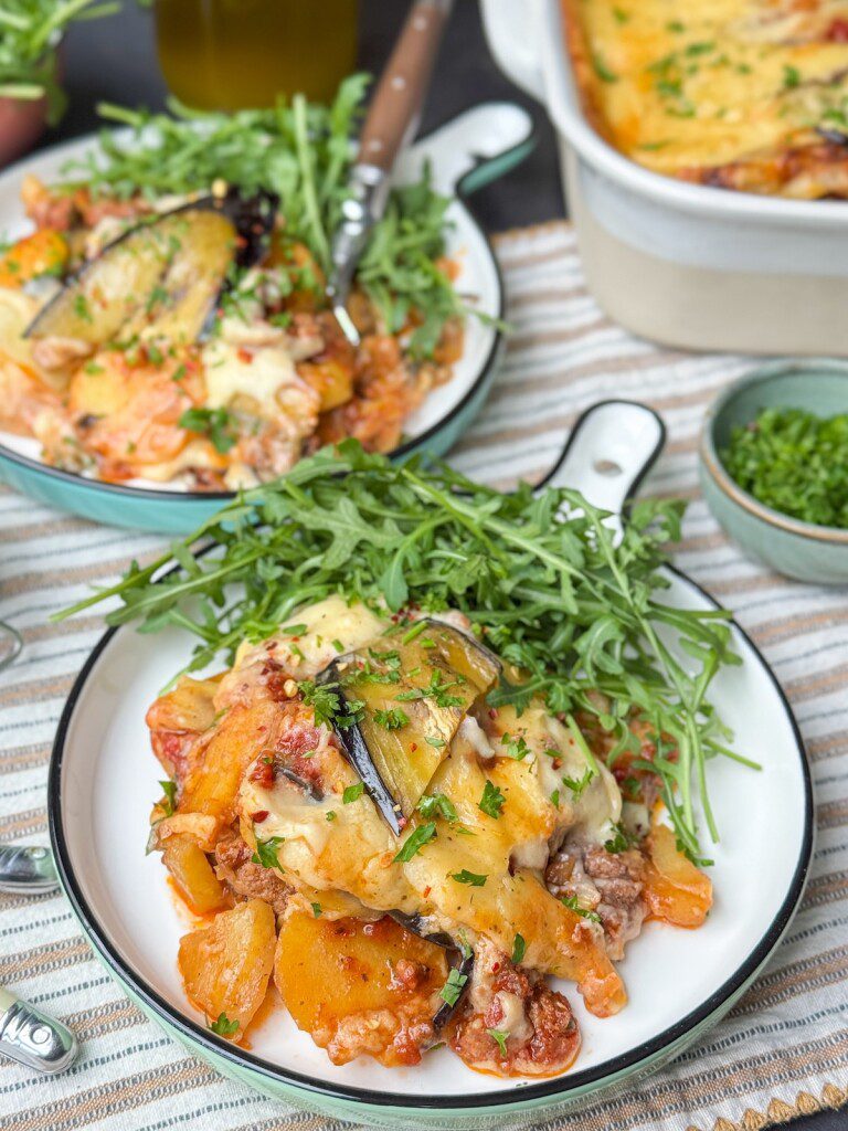 Moussaka recept: Griekse ovenschotel met aubergine en gehakt