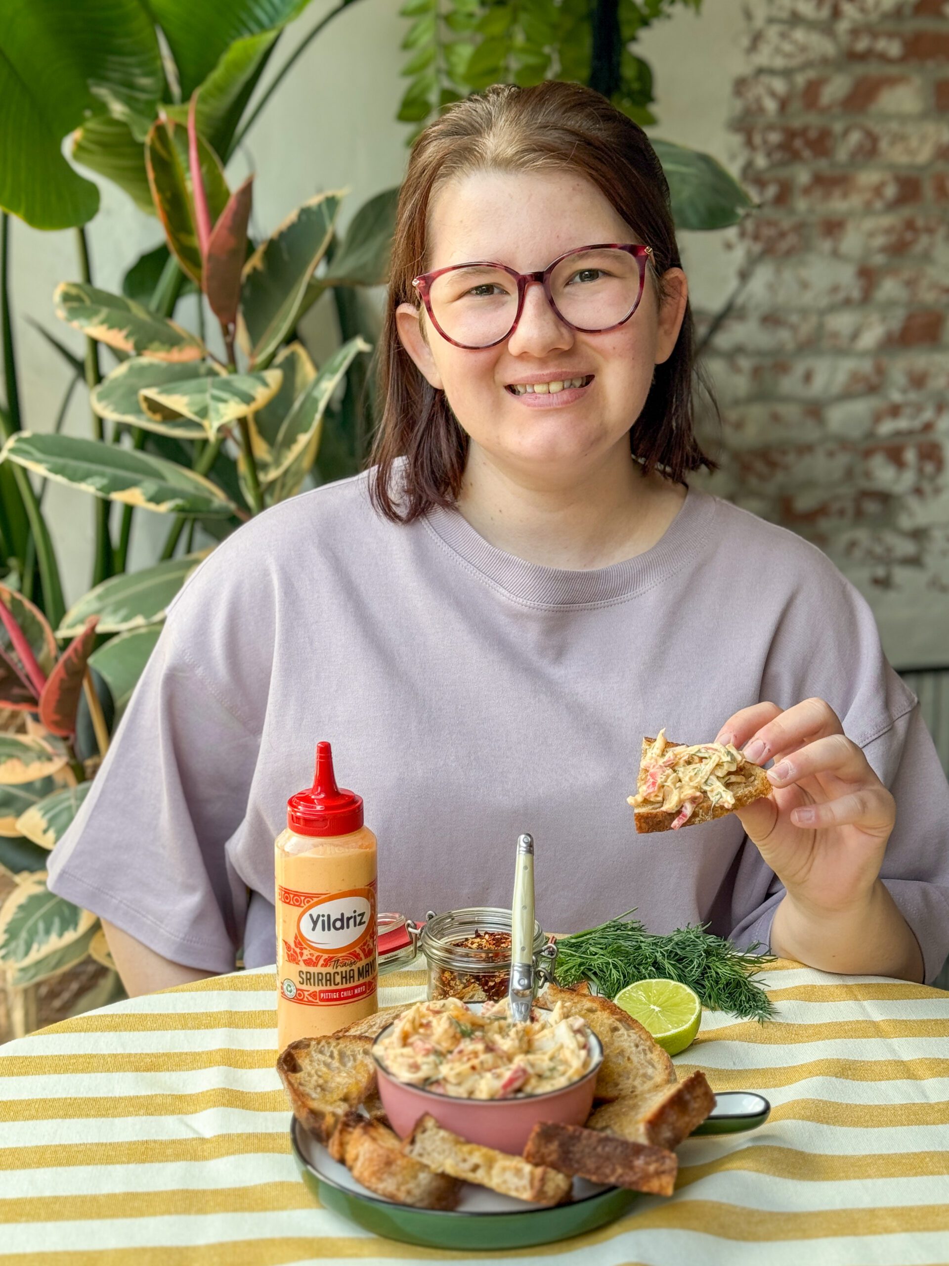 Beaudine met pittige krabsalade met sriracha mayonaise