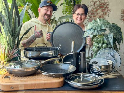 Jan Willem en Marie Louise van Familie over de Kook met complete HexClad set voor review