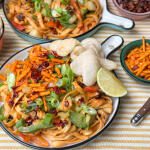Vegetarische noedels met pindasaus en knapperige paksoi