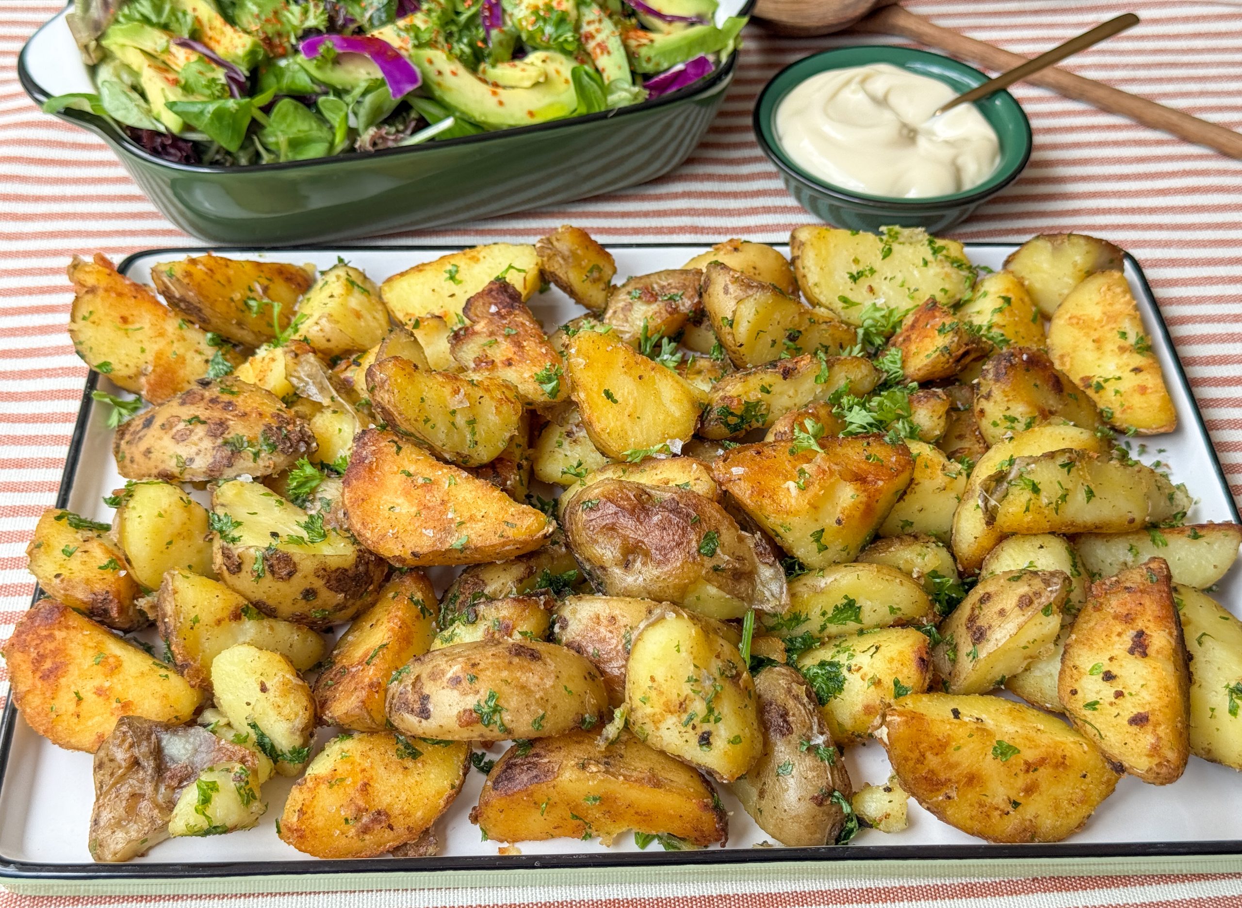 krokant gebakken aardappelen recept met Opperdoezer Ronde, zelfgemaakt in een pan met verse kruiden