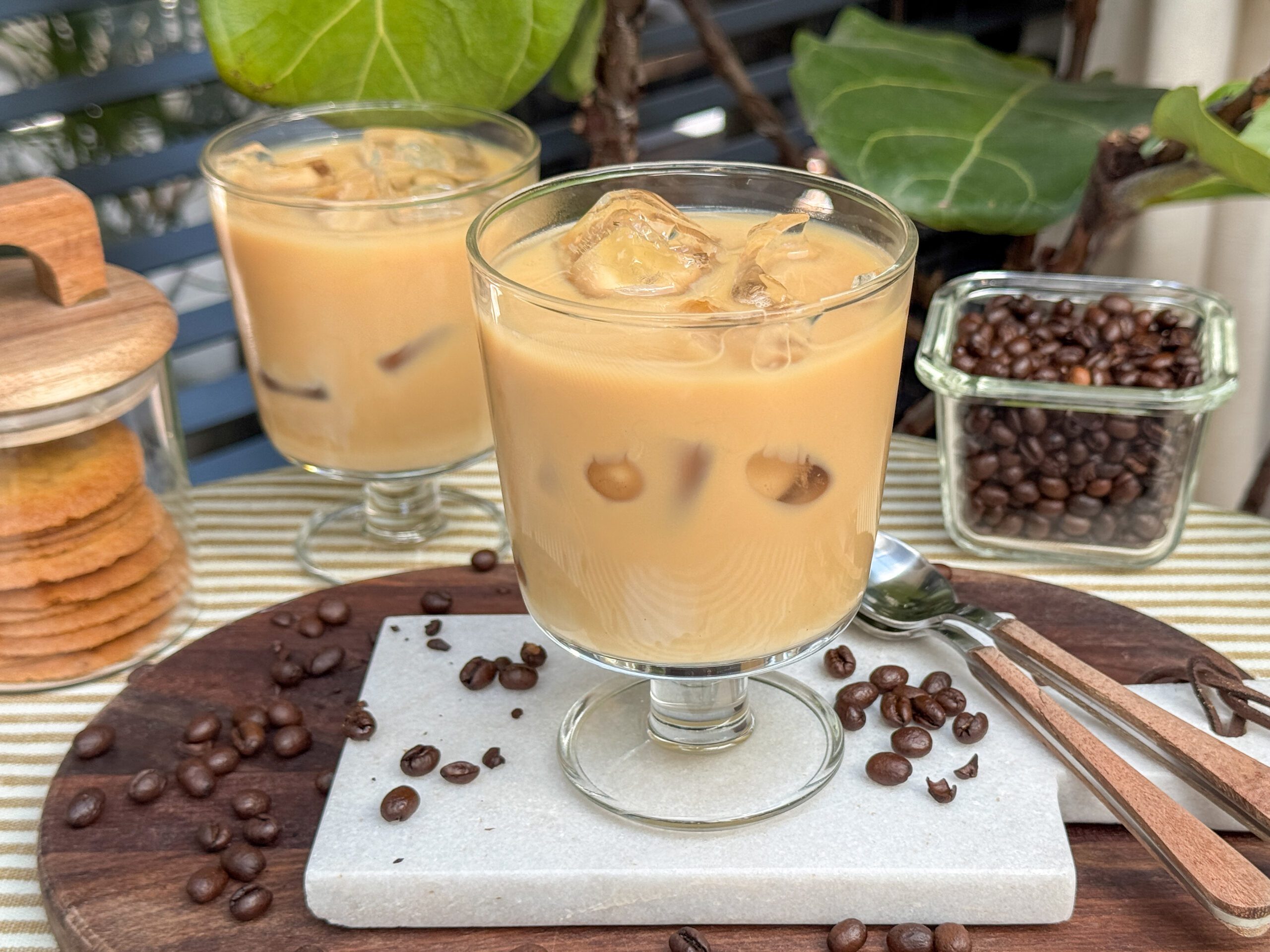 latte shakerato ijskoffie recept geserveerd met ijs