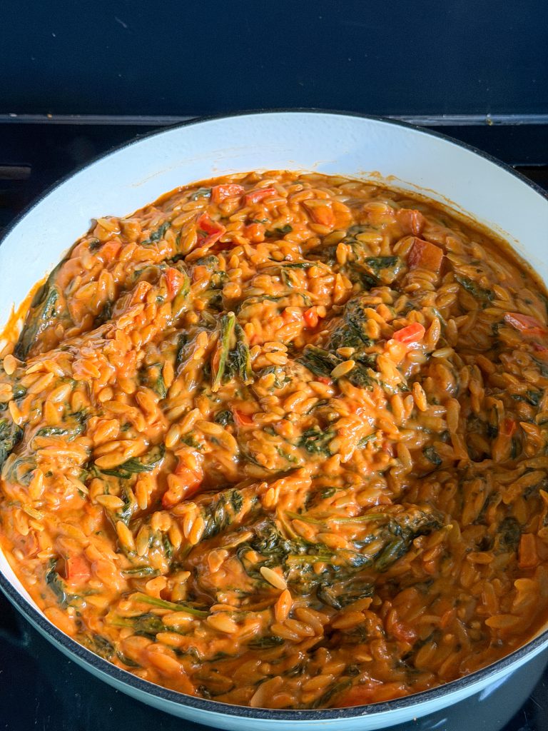 Saus inkoken tot dikke structuur