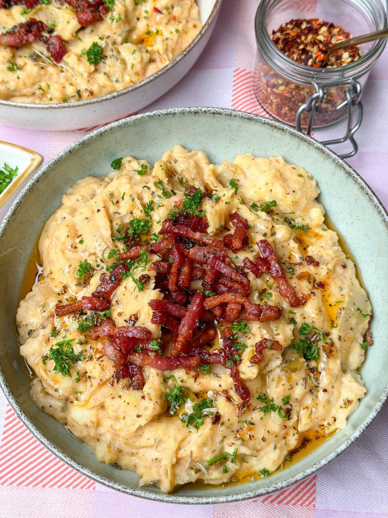 Romige witlofstamppot met kaas en krokante spekjes