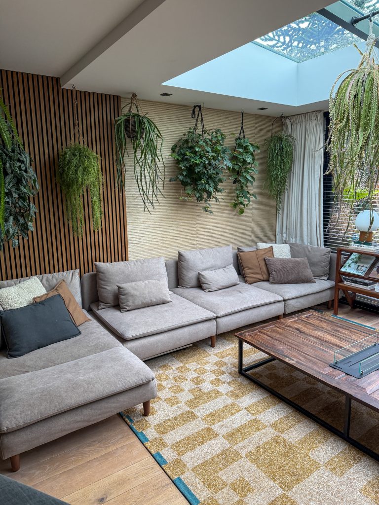 woonkamer met de oude bank